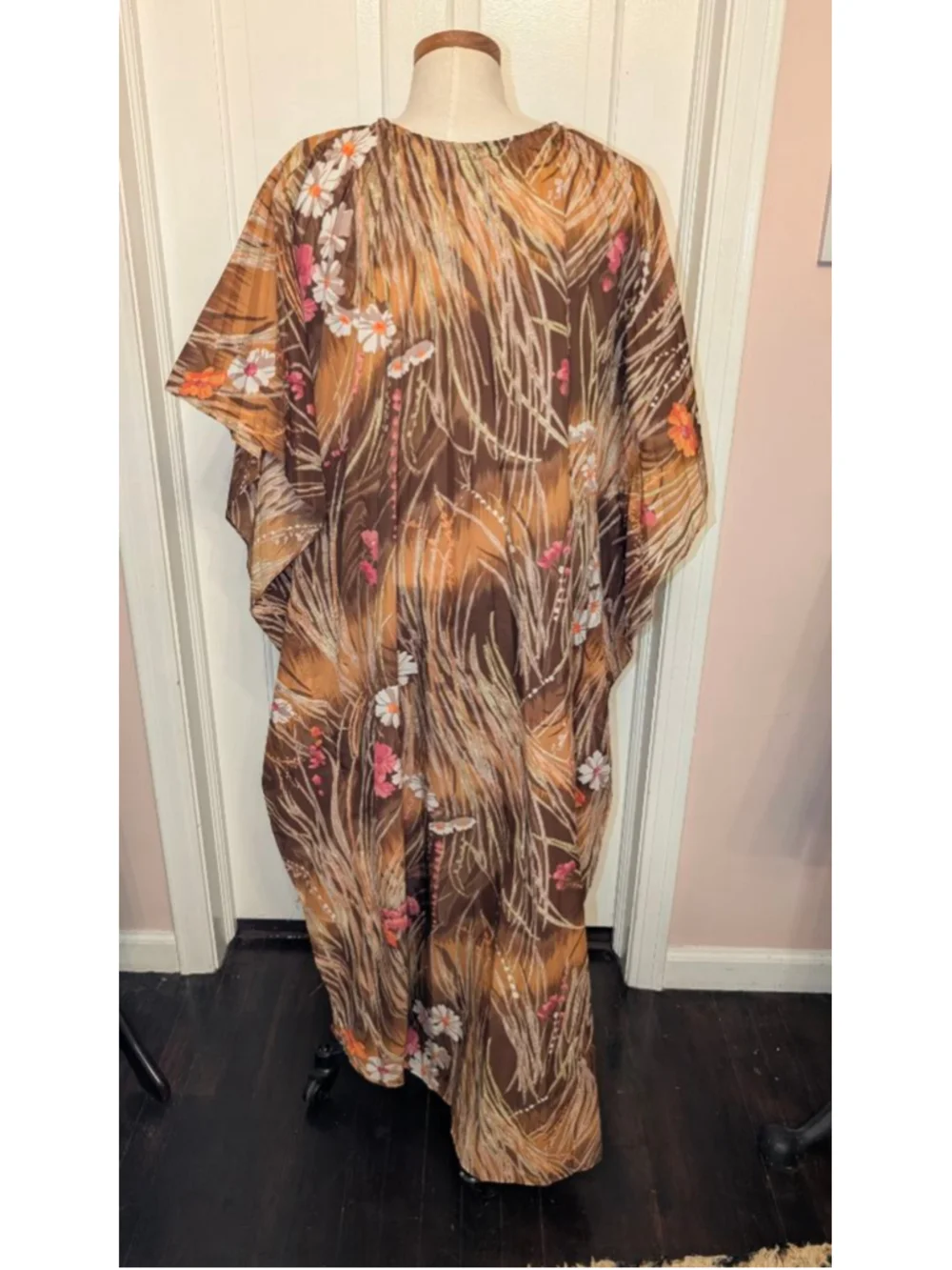 Vintage 60s 70s Brown Floral pleated Kaftan